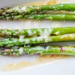 Grüner Spargel im Backofen - mit Parmesan überbacken