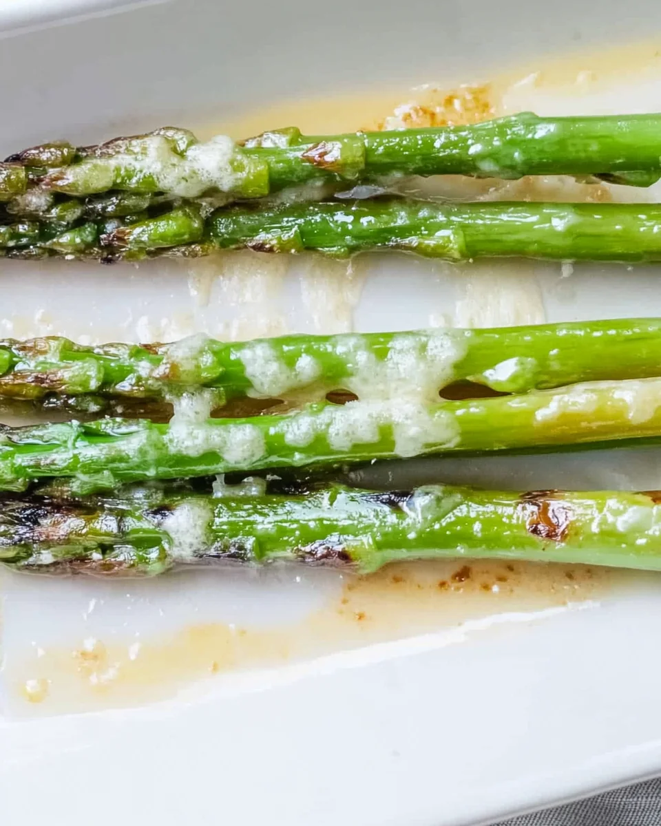 Grüner Spargel im Backofen - mit Parmesan überbacken
