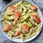 Pasta mit Lachs und Avocado