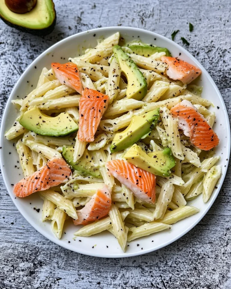 Pasta mit Lachs und Avocado